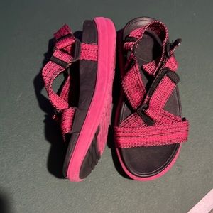 Women’s flipflop brand pink shoes